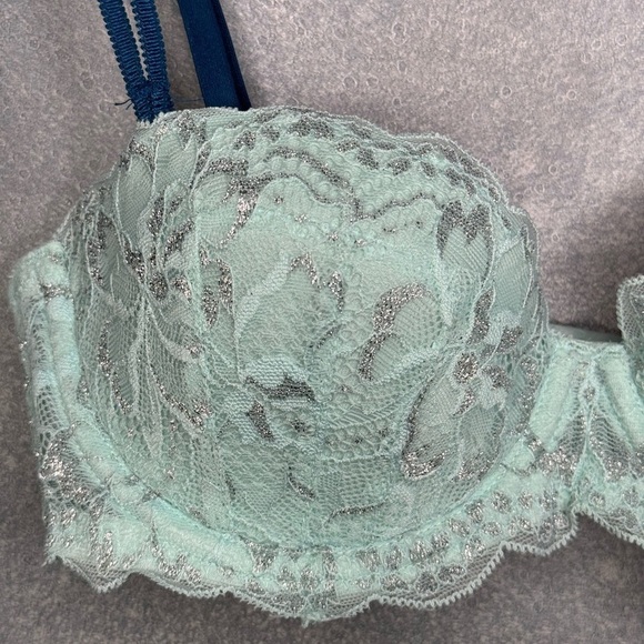 Pink Victoria's Secret Laced Padded Bra - Size 34B - Picture 3 of 4